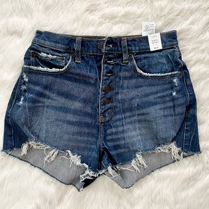 Abercrombie & Fitch High Rise Curve Love Mom Short. Brand new, never worn.